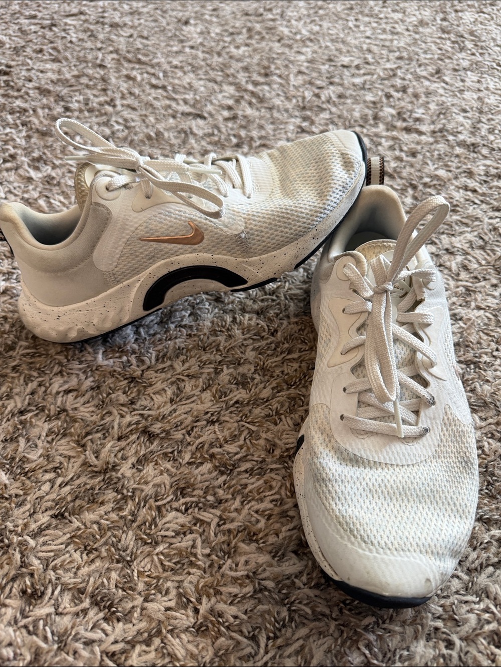 Nike White and Gold Mesh Training Sneakers